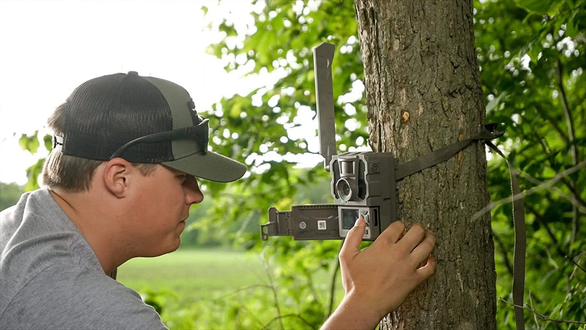 Reveal X PRO Cellular Trail Camera with Integrated GPS Tracking and Built in LCD Screen W28451