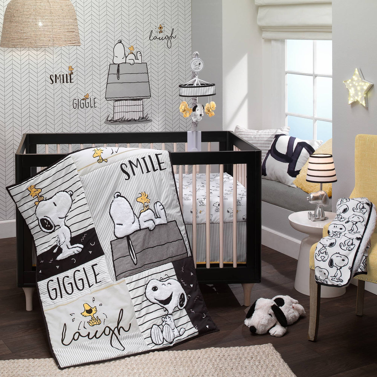 Classic Snoopy Musical Baby Crib Mobile Soother Toy - Black/Yellow O985
