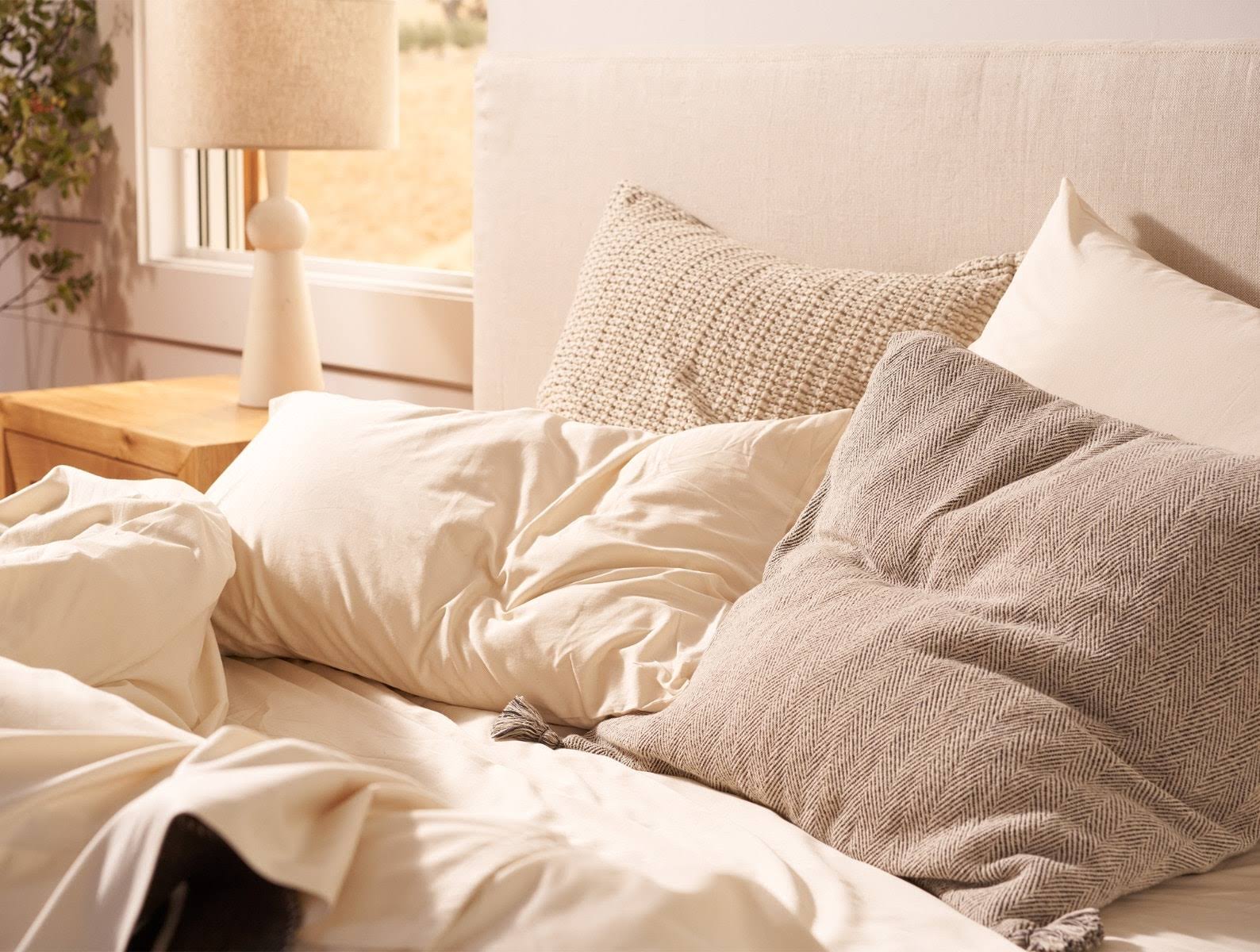 300 Thread Count Organic Sateen Sheet Set Cal King Alpine White V18848