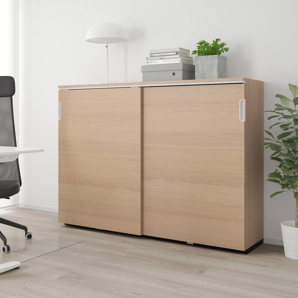 White Stained Oak Veneer Cabinet with Sliding Doors K4651