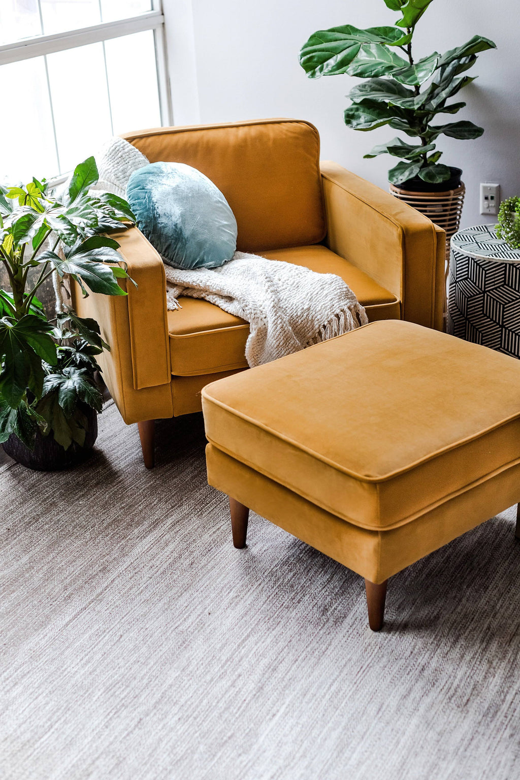Mustard Velvet Ottoman W5902