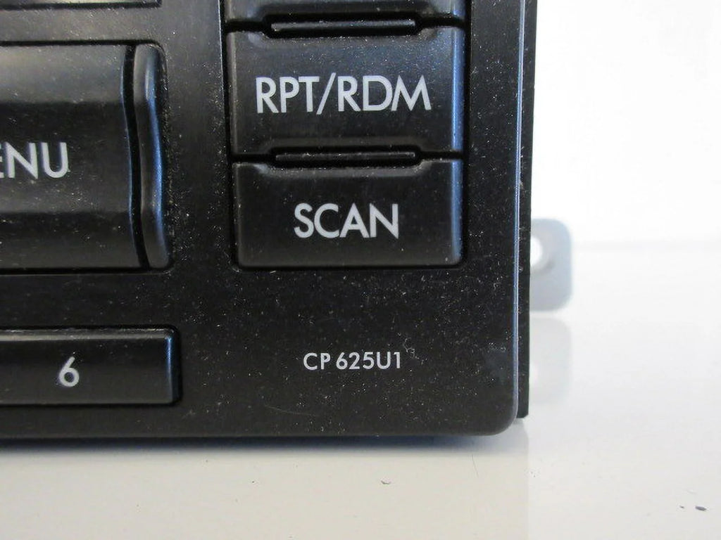Pre-Owned Subaru Forester Radio Receiver Y64754