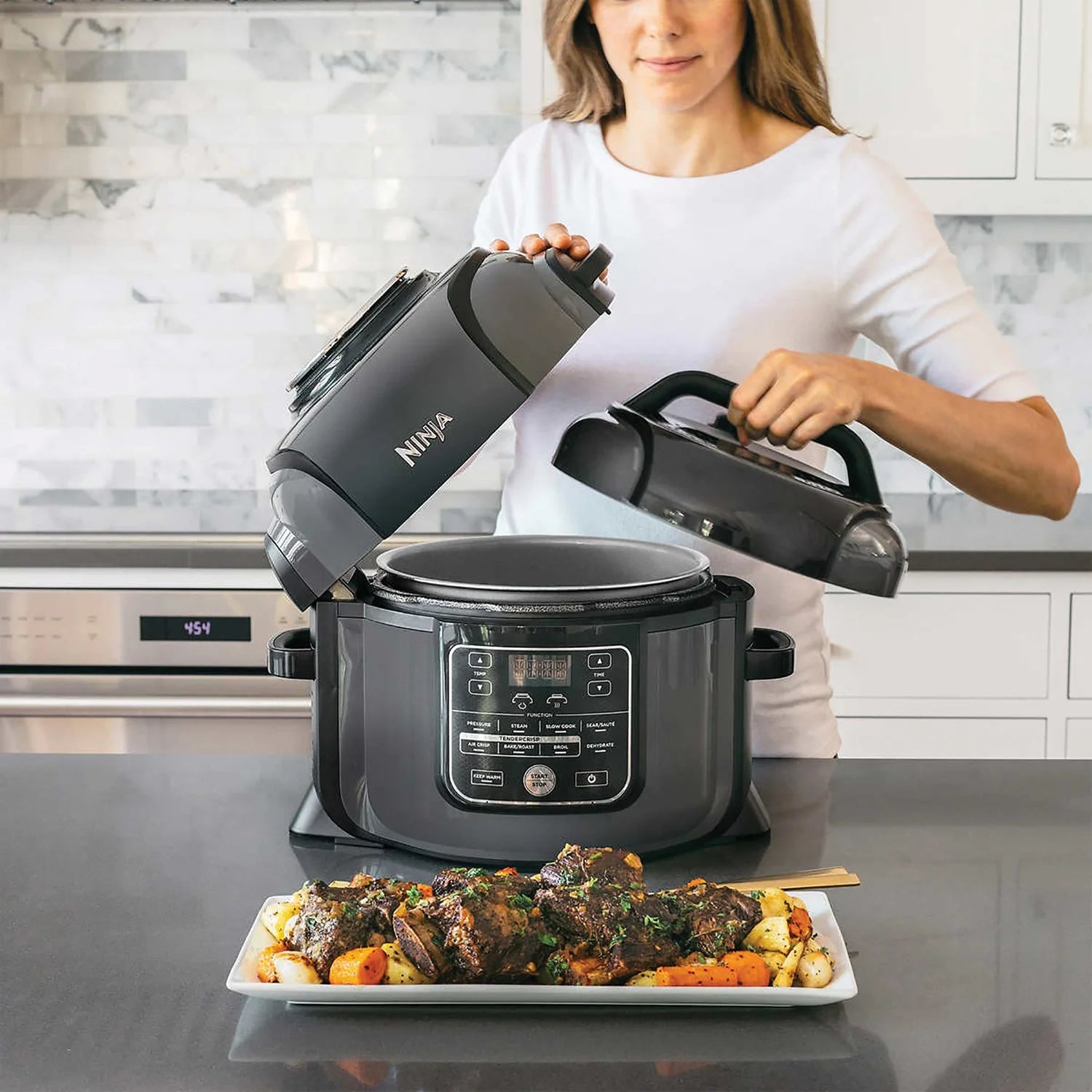 Restored Foodi Pressure Cooker with TenderCrisp And Dehydrator D17187
