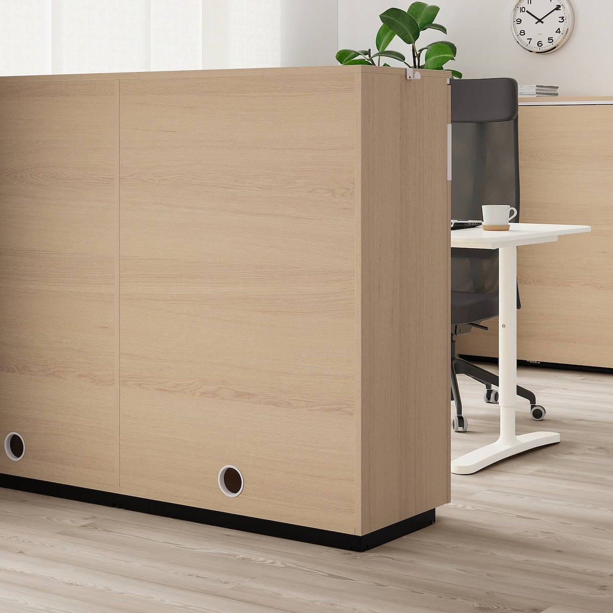 White Stained Oak Veneer Cabinet with Sliding Doors K4651
