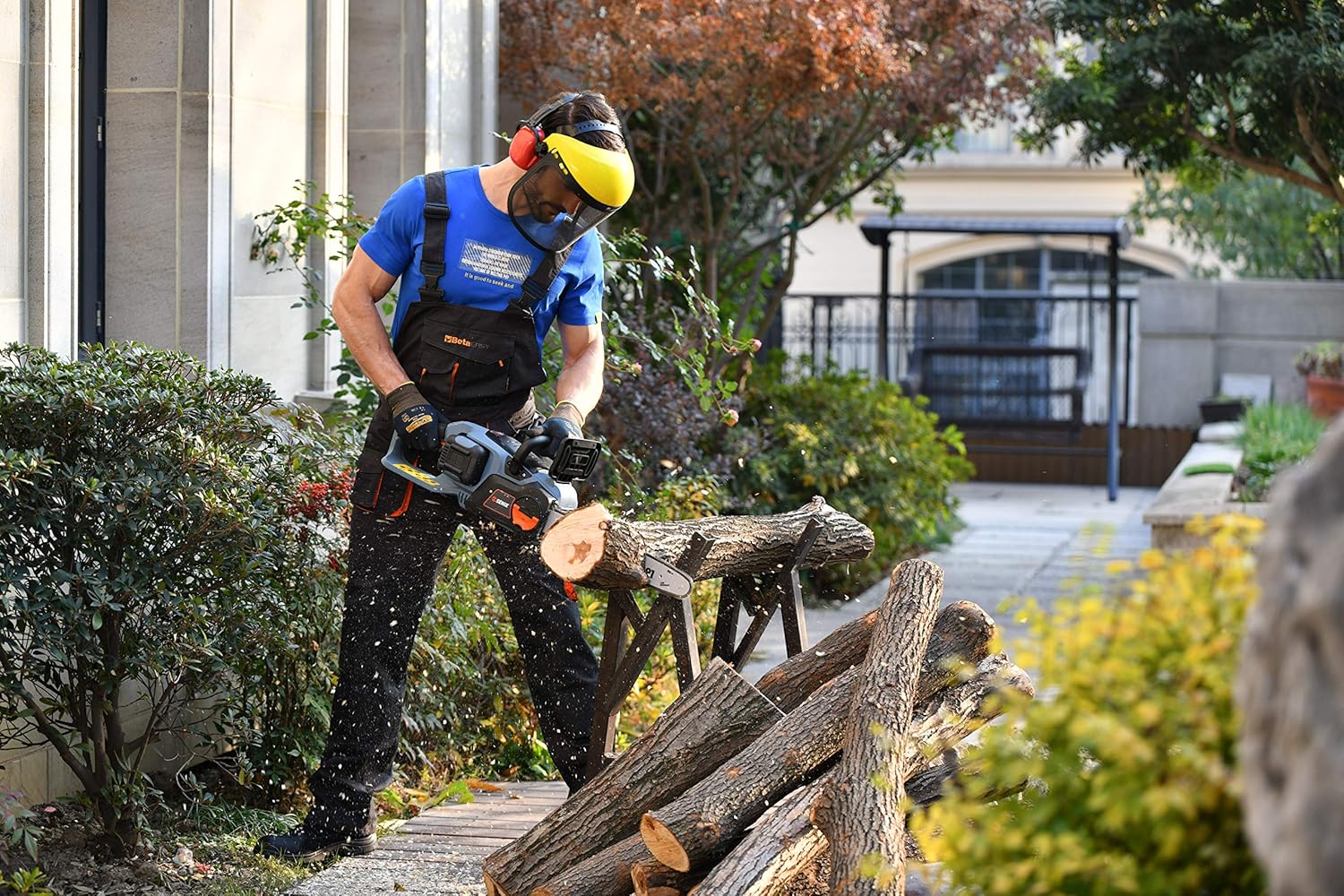 10 Amp Electric Chainsaw with 14 Inch Bar and Chain E9938