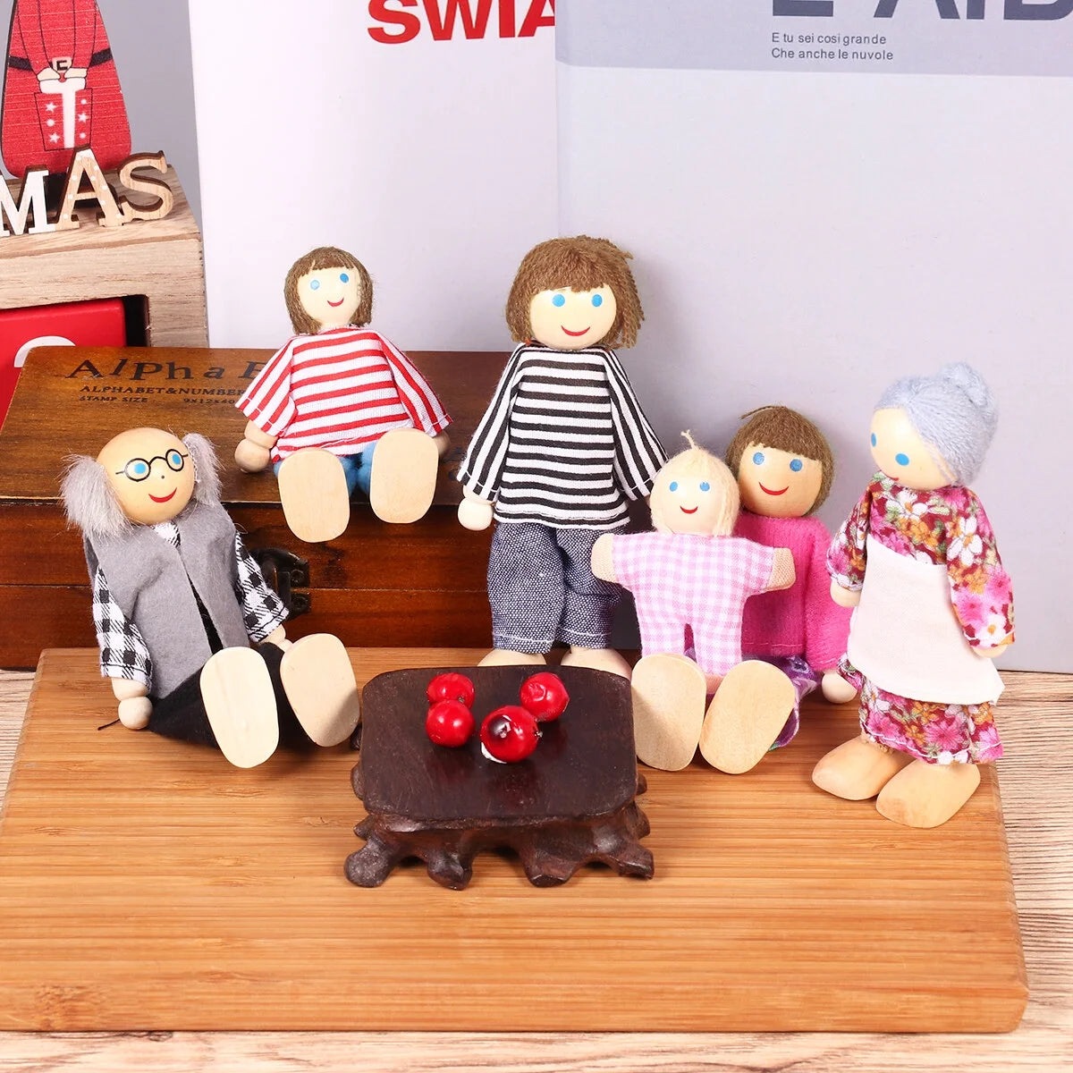 7 Pieces Wooden Dollhouse Family Figures P43799